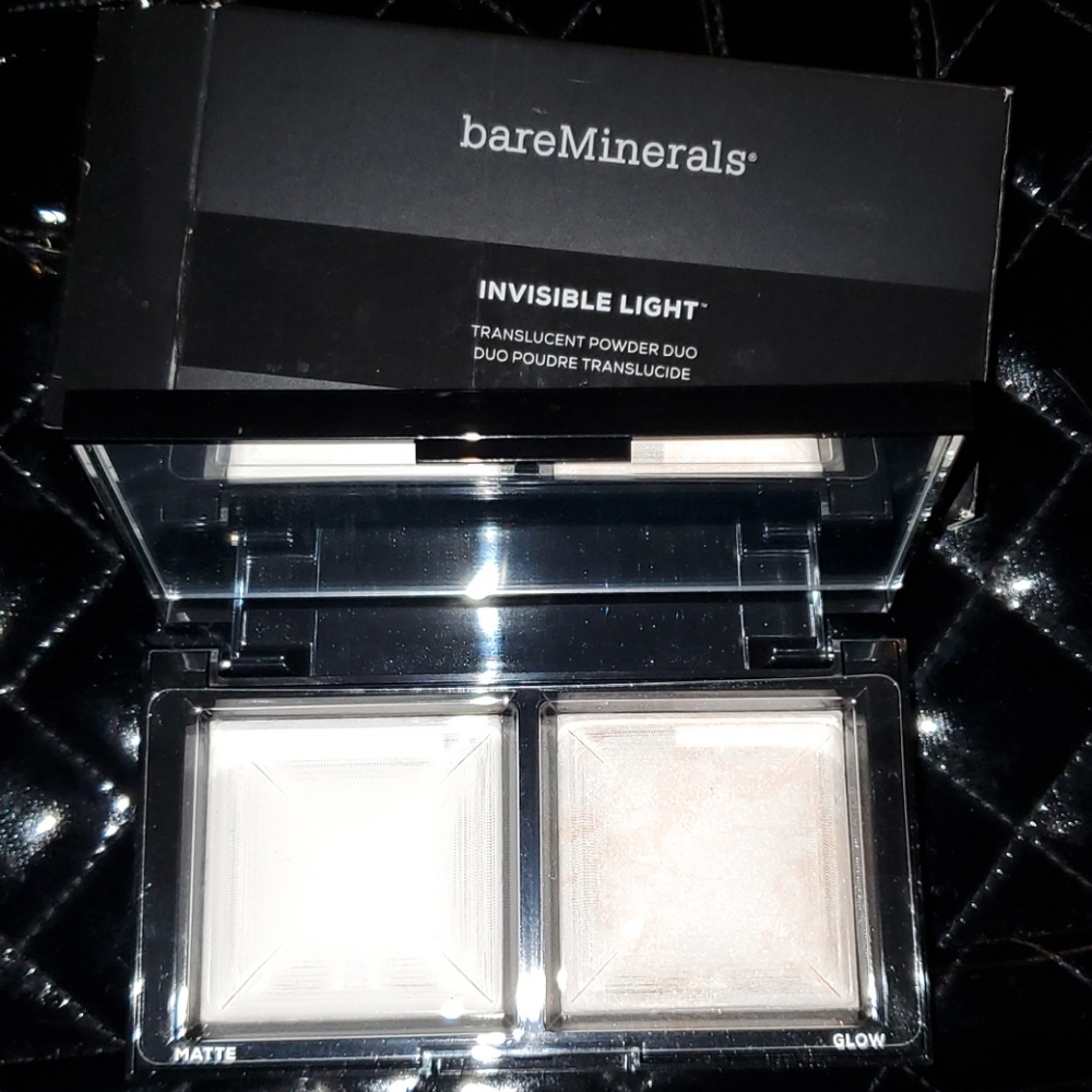 Translucent powder duo